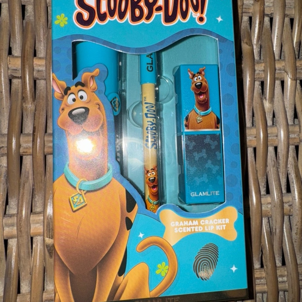 glamlite scooby doo lip kit